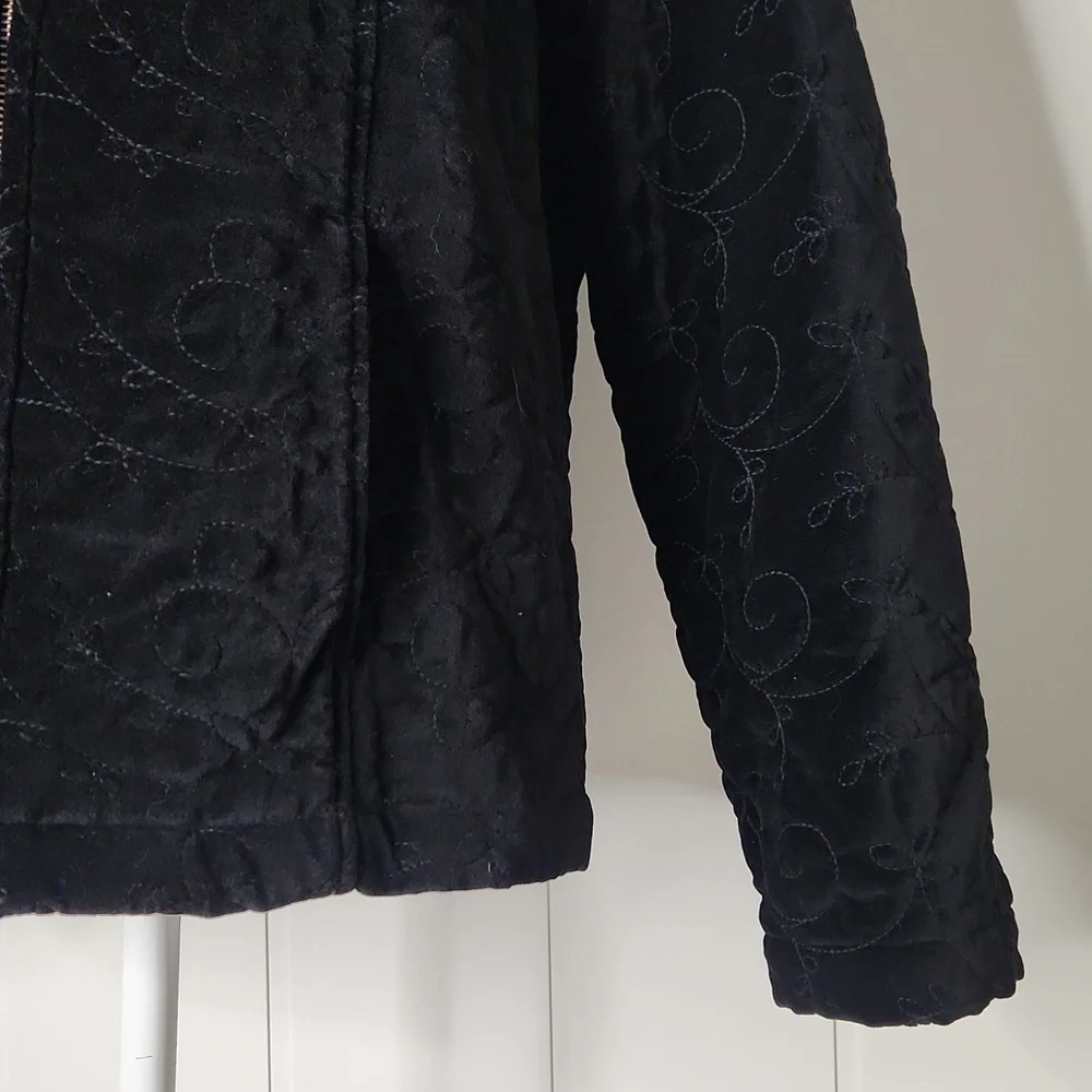 Black velvet quilted  old English Style Winter Jacket. Full Zip Down Whimsigoth - Picture 4 of 13